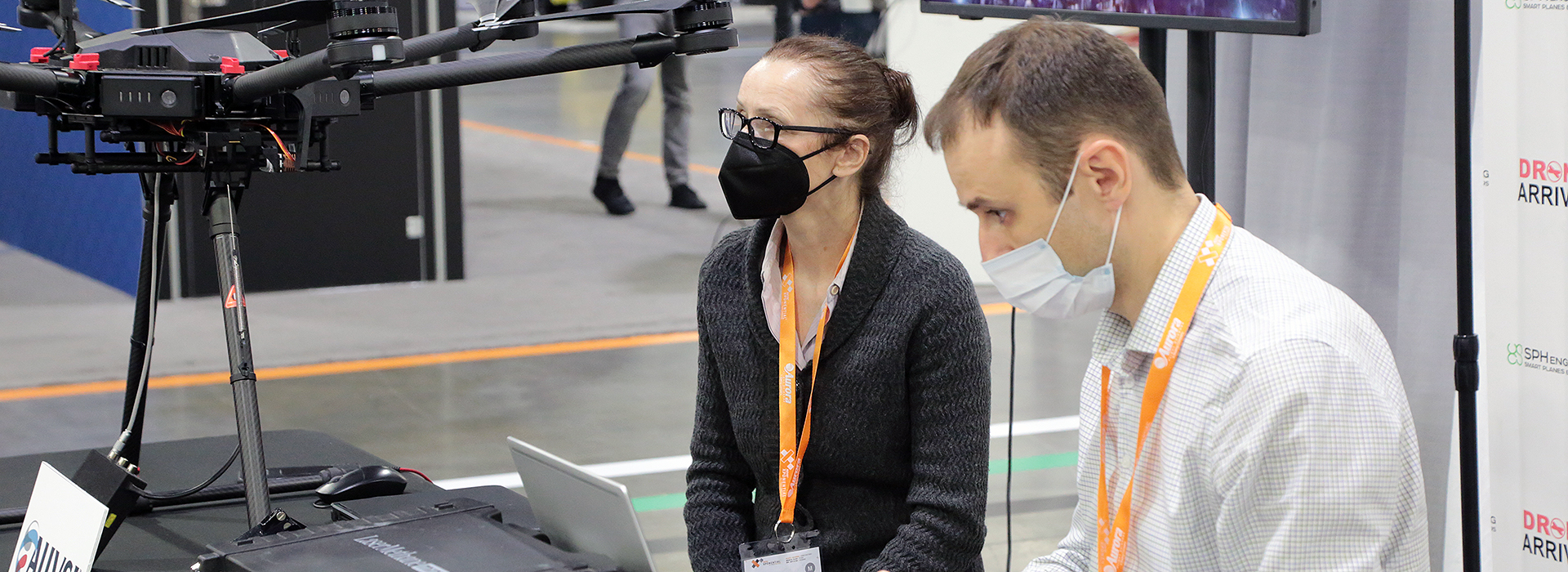 Drone Arrival Helen Pukszta and SPH Engineering Alexei Yankelevich at AUVSI Xponential 21